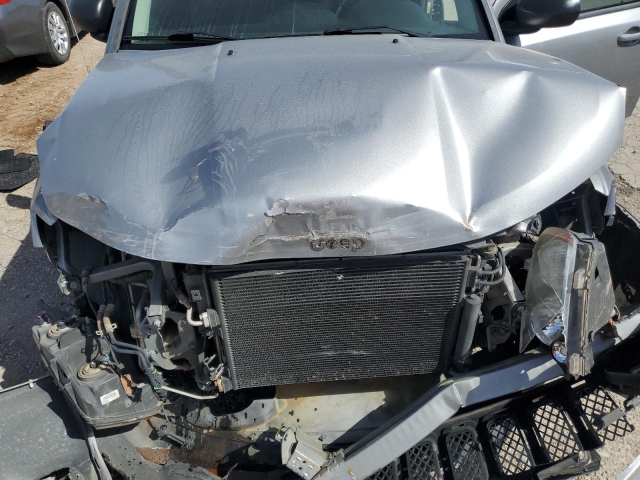 2016 Jeep Compass VIN 1C4NJCBA4GD711214 Copart auction photo, front end / minor dent/scratches damage thumbnail 14