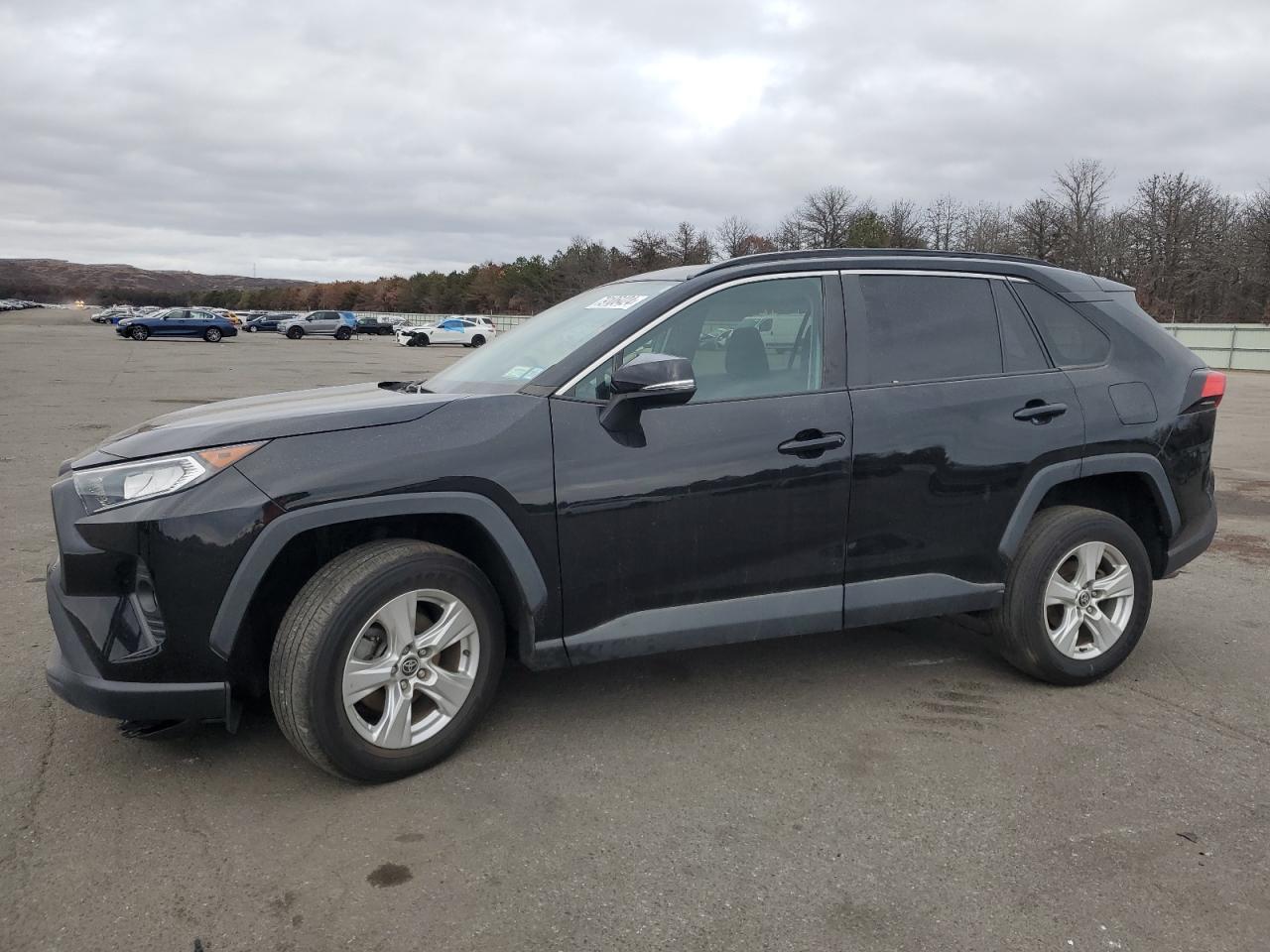 2021 Toyota RAV 4 VIN 2T3P1RFV9MC184800