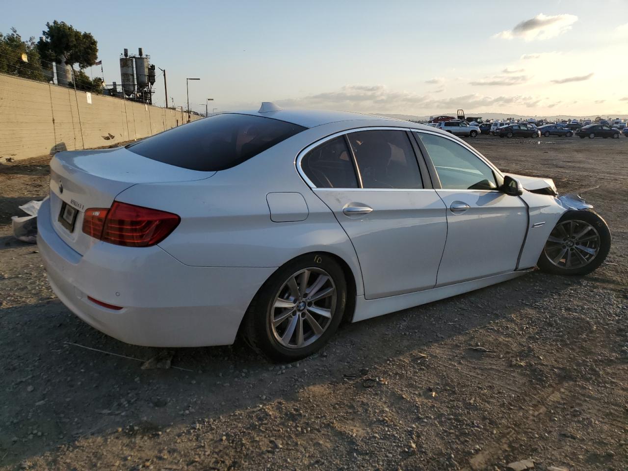 2016 BMW 5er VIN WBA5A5C52GD525732 Copart auction photo, front end damage thumbnail 3