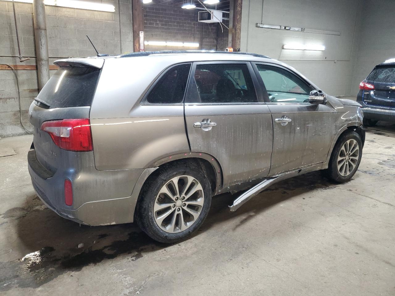 2015 KIA Sorento VIN 5XYKW4A72FG578551 Copart auction photo, front end / side damage thumbnail 3