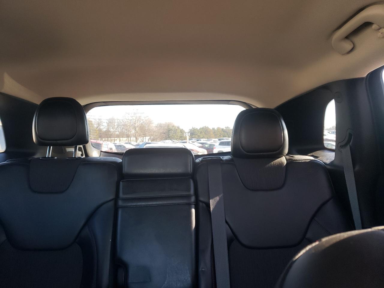 2016 Jeep Cherokee VIN 1C4PJMBS3GW123784 Copart auction photo, front end damage thumbnail 10