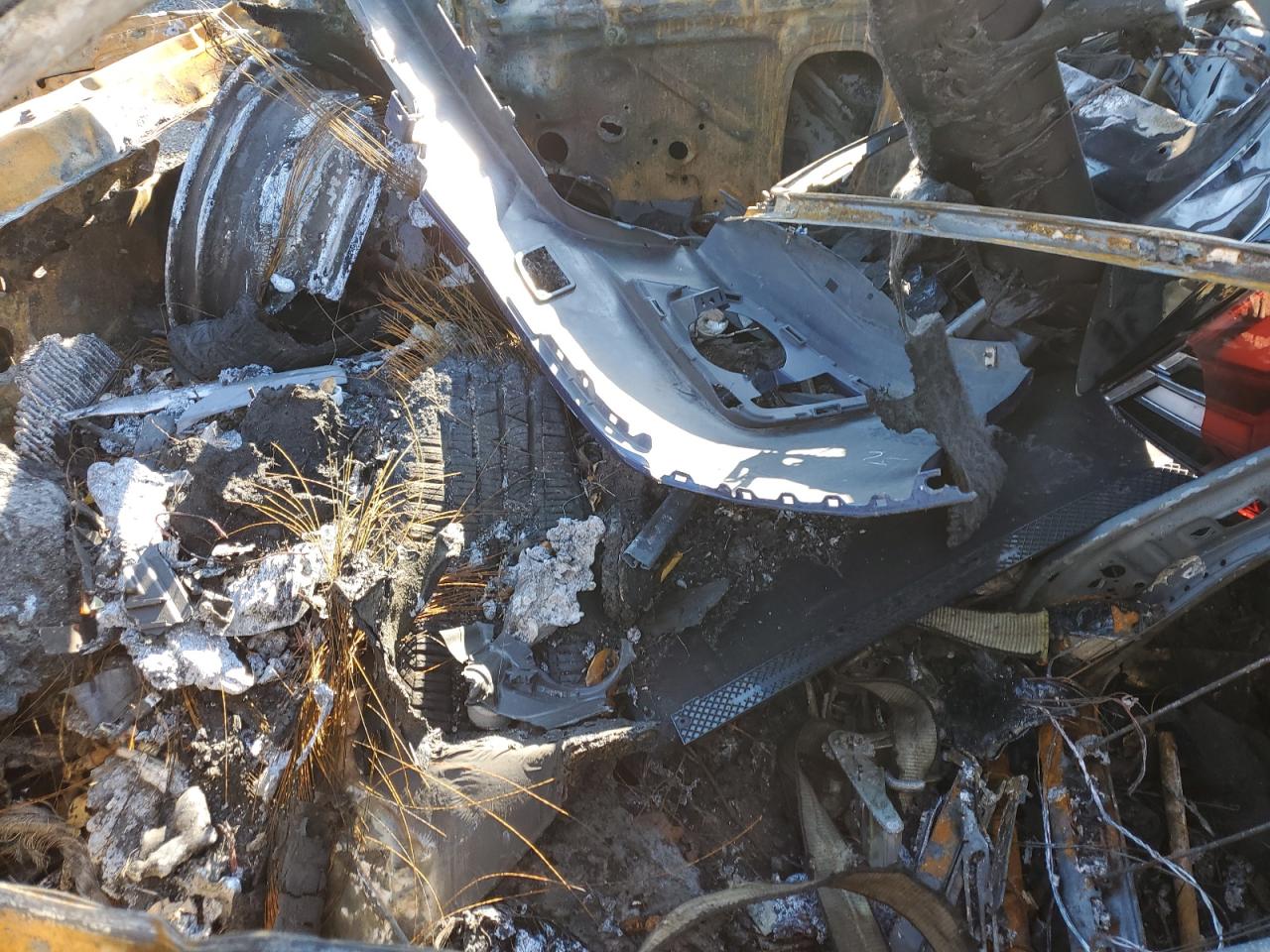 2024 Audi Q5 VIN WA1ABAFY9R2042891 Copart auction photo, burn damage thumbnail 7