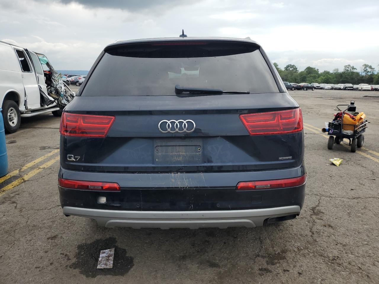 2017 Audi Q7 VIN WA1LHAF77HD045015 Copart auction photo, front end damage thumbnail 6