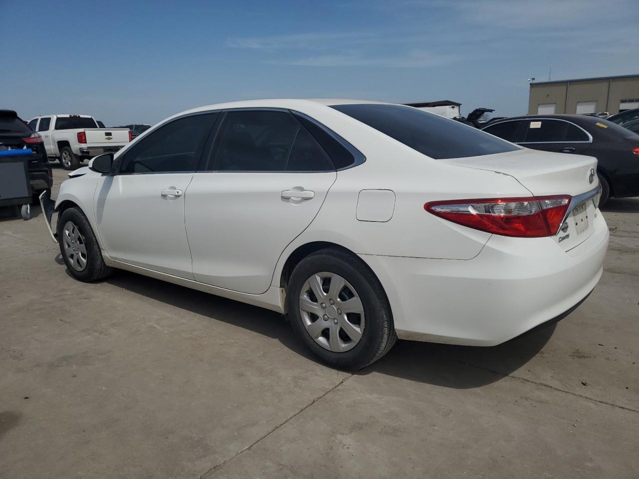 2015 Toyota Camry VIN 4T4BF1FK1FR488206 Copart auction photo, front end damage thumbnail 2