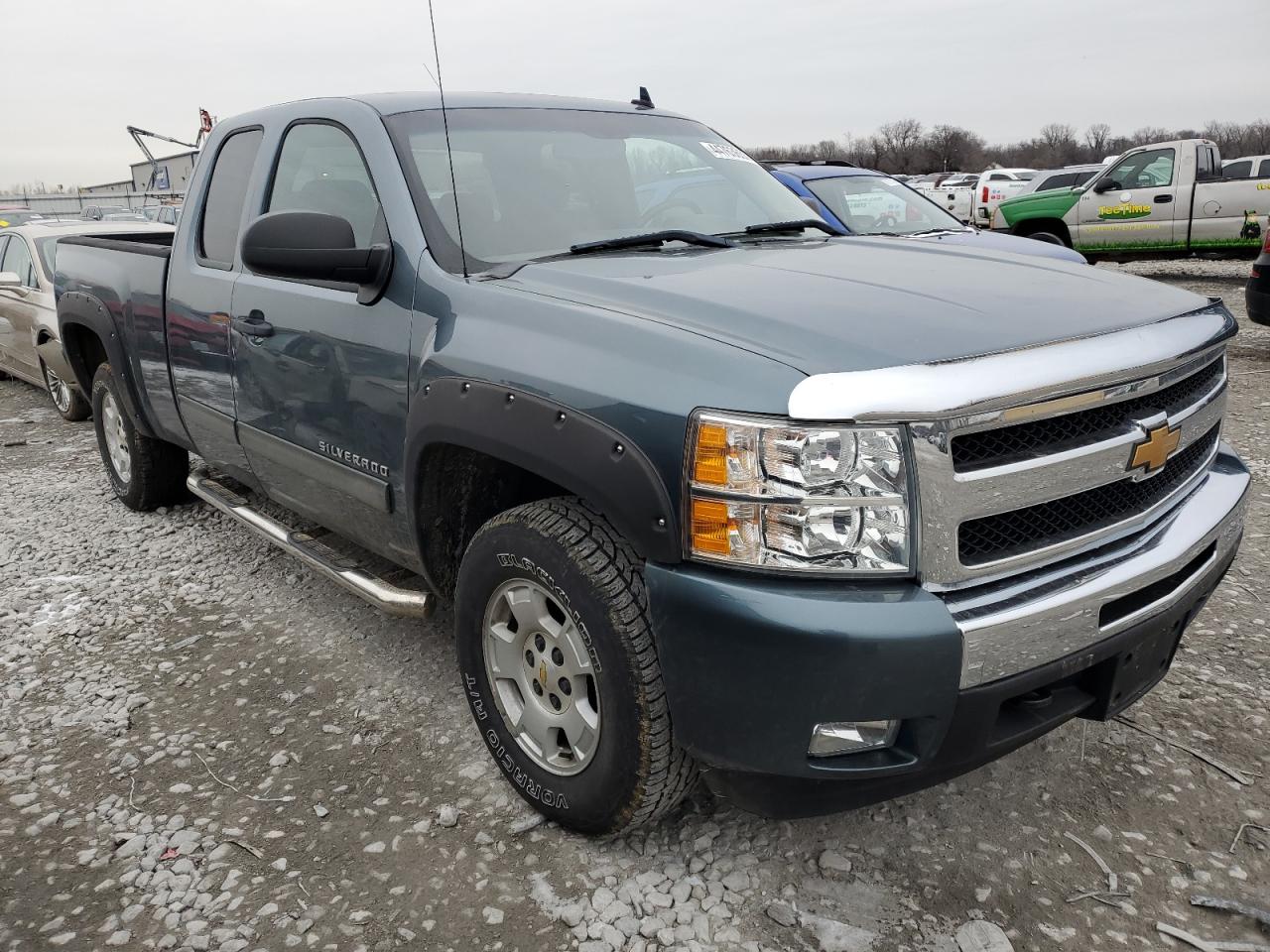 2011 Chevrolet Silverado VIN 1GCRKSE36BZ135983 Copart auction photo, side damage thumbnail 4