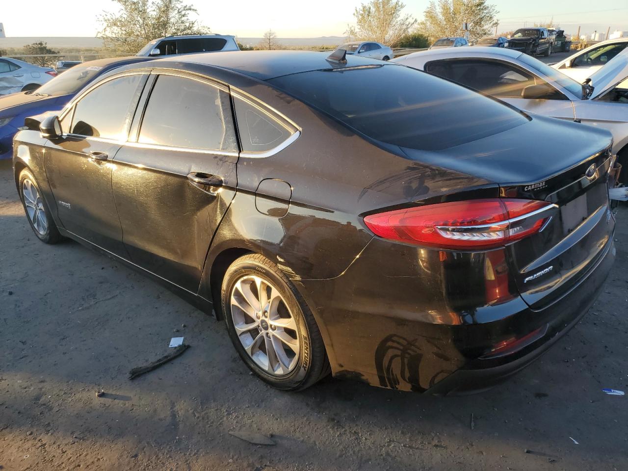 2019 Ford Fusion VIN 3FA6P0LU8KR257663 Copart auction photo, front end damage thumbnail 2