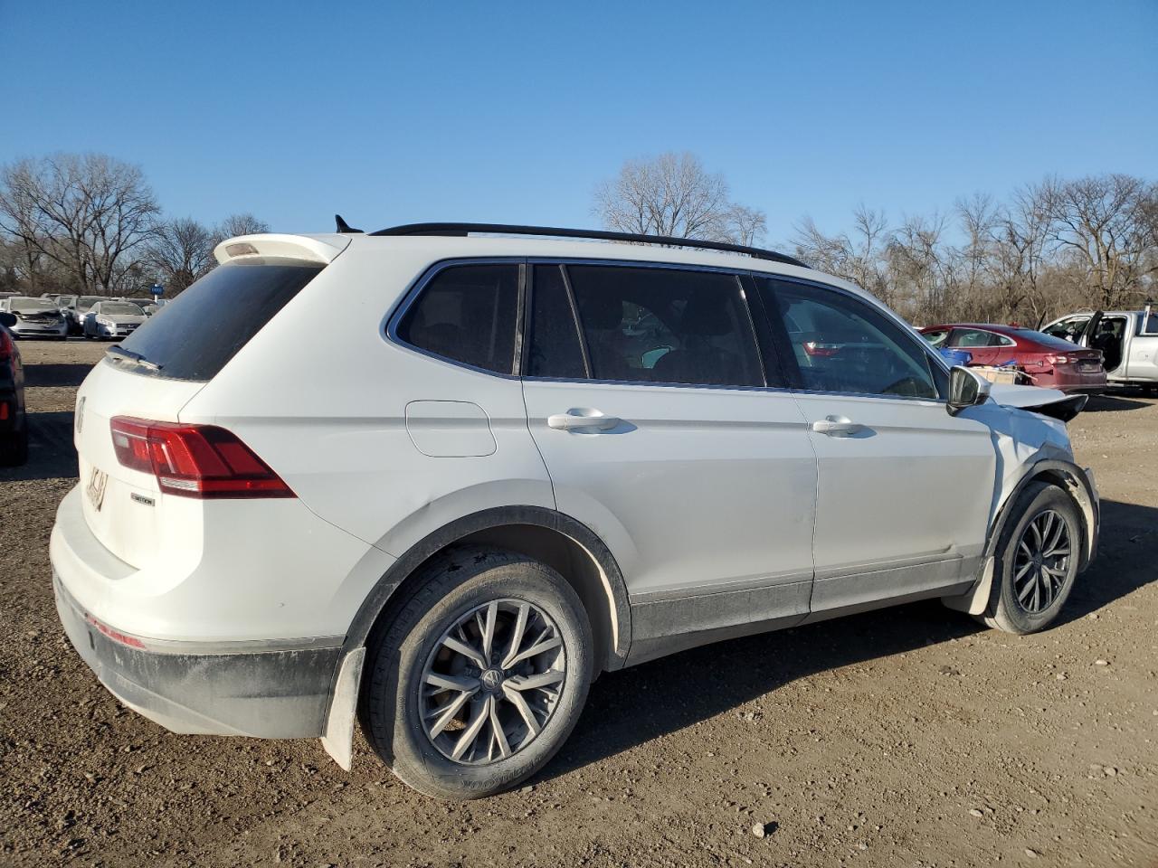 2021 Volkswagen Tiguan VIN 3VV2B7AXXMM137927 Copart auction photo, front end damage thumbnail 3