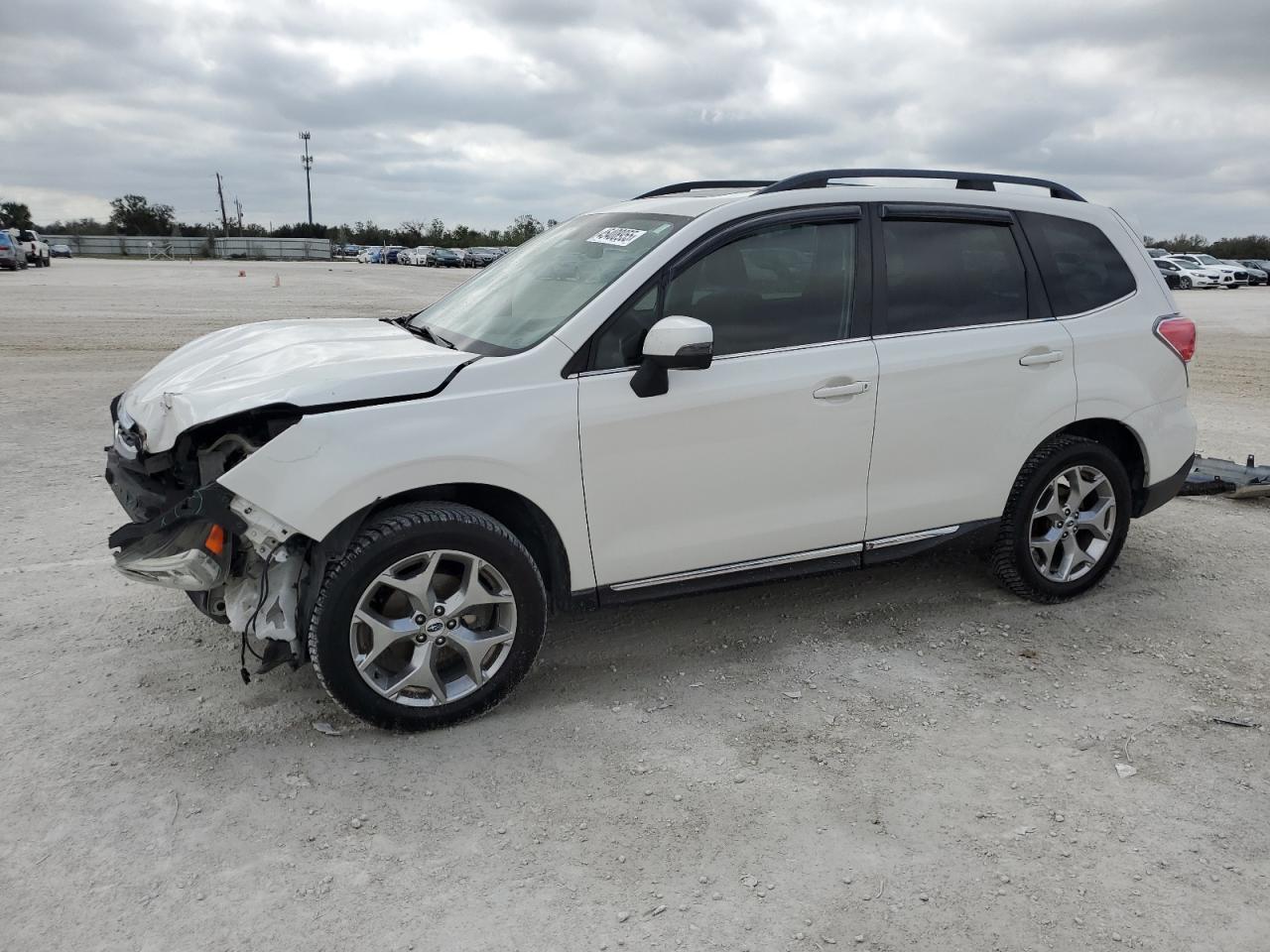 2018 Subaru Forester VIN JF2SJAWC4JH410334