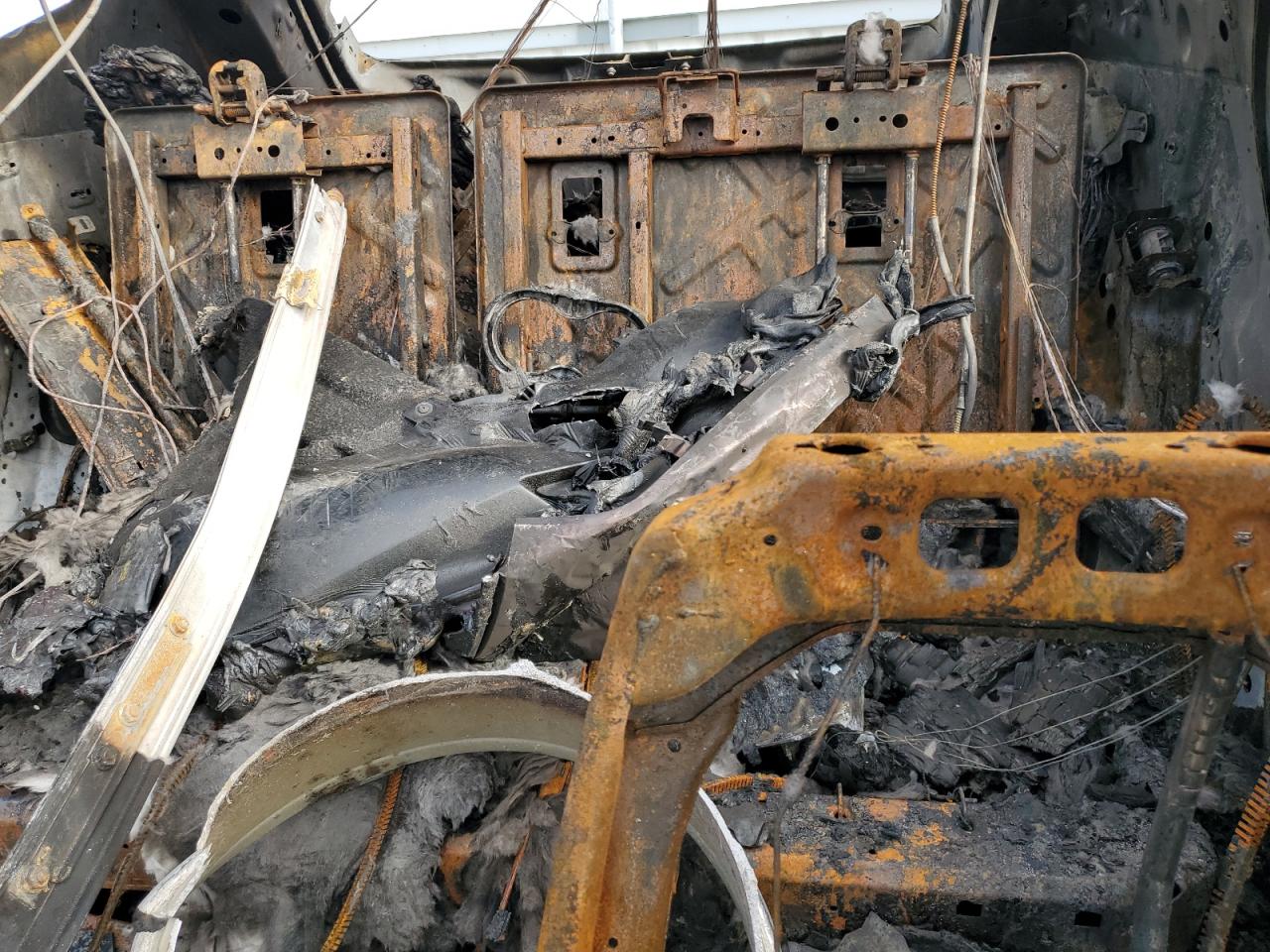2019 Chevrolet Blazer VIN 3GNKBJRS3KS588928 Copart auction photo, burn damage thumbnail 10