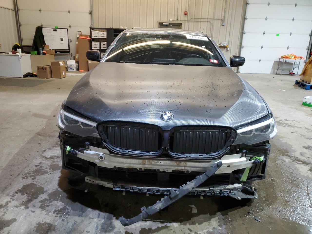 2019 BMW 5er VIN WBAJE7C55KWW05568 Copart auction photo, front end / side damage thumbnail 5