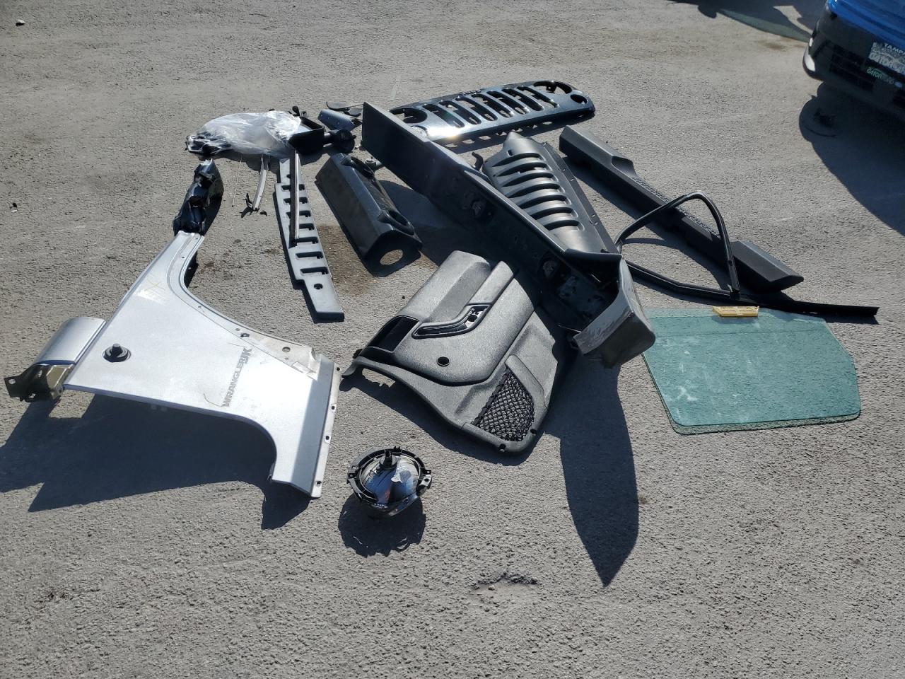 2018 Jeep Wrangler VIN 1C4AJWAG3JL850379 Copart auction photo, front end / side damage thumbnail 13