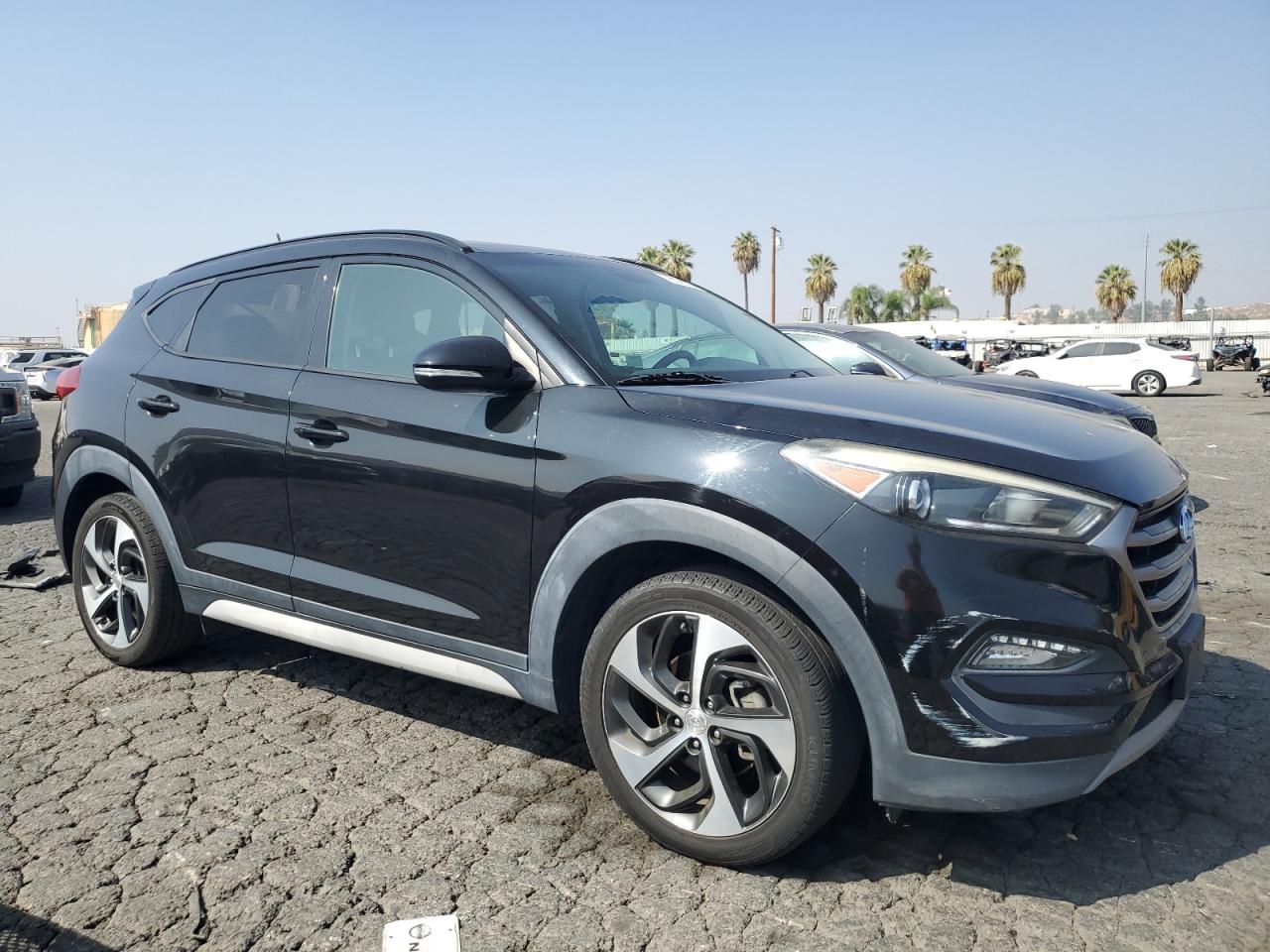 2017 Hyundai Tucson VIN KM8J33A27HU578321 Copart auction photo, front end damage thumbnail 4