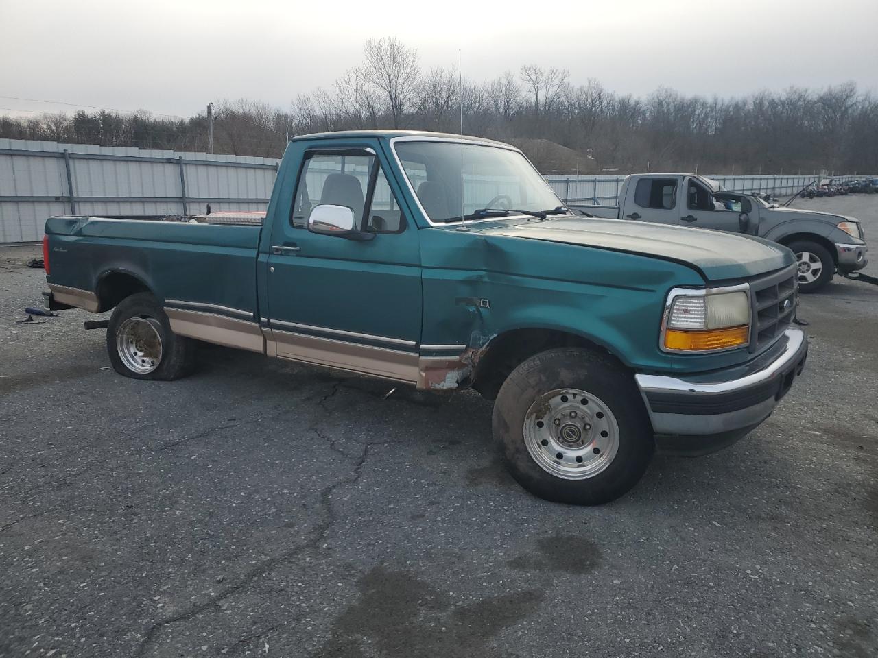 1996 Ford F-150 VIN 1FTEF15N7TNA16945 Copart auction photo, all over / undercarriage damage thumbnail 4
