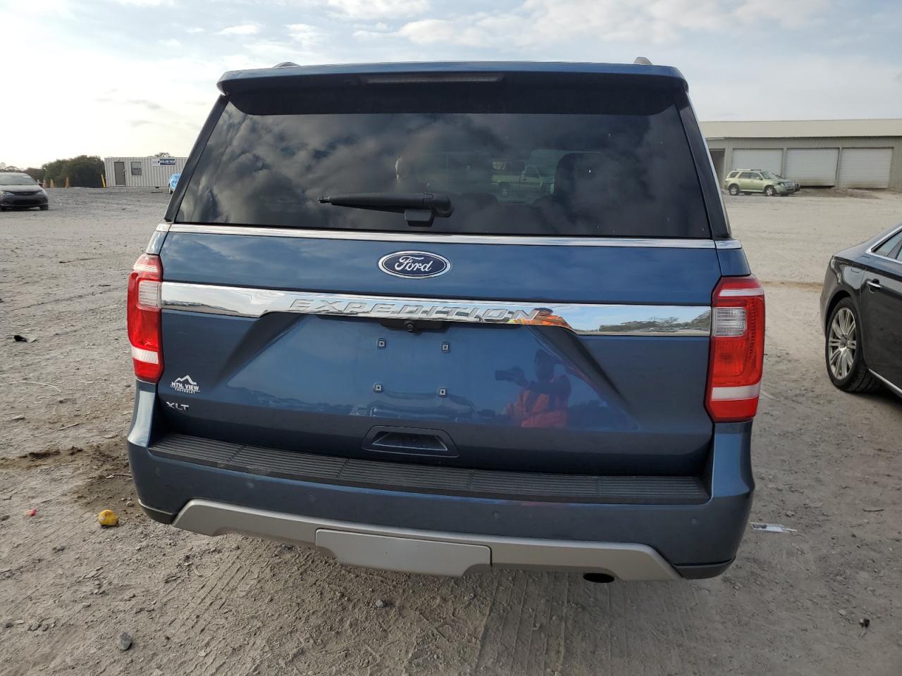 2020 Ford Expedition VIN 1FMJU1HT3LEA51749 Copart auction photo, front end / minor dent/scratches damage thumbnail 6