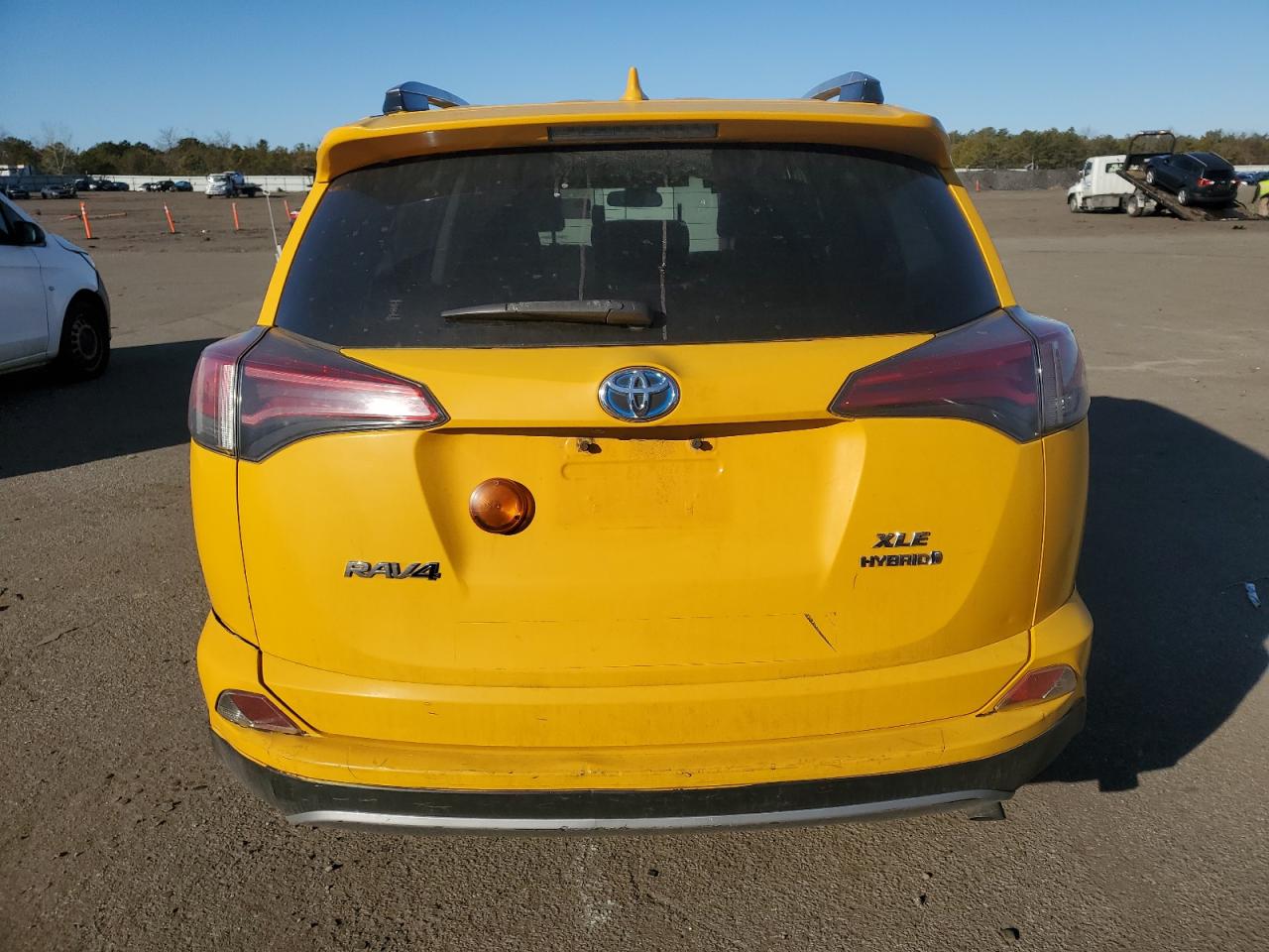 2018 Toyota RAV 4 VIN JTMRJREVXJD209897 Copart auction photo, front end / rear end damage thumbnail 6