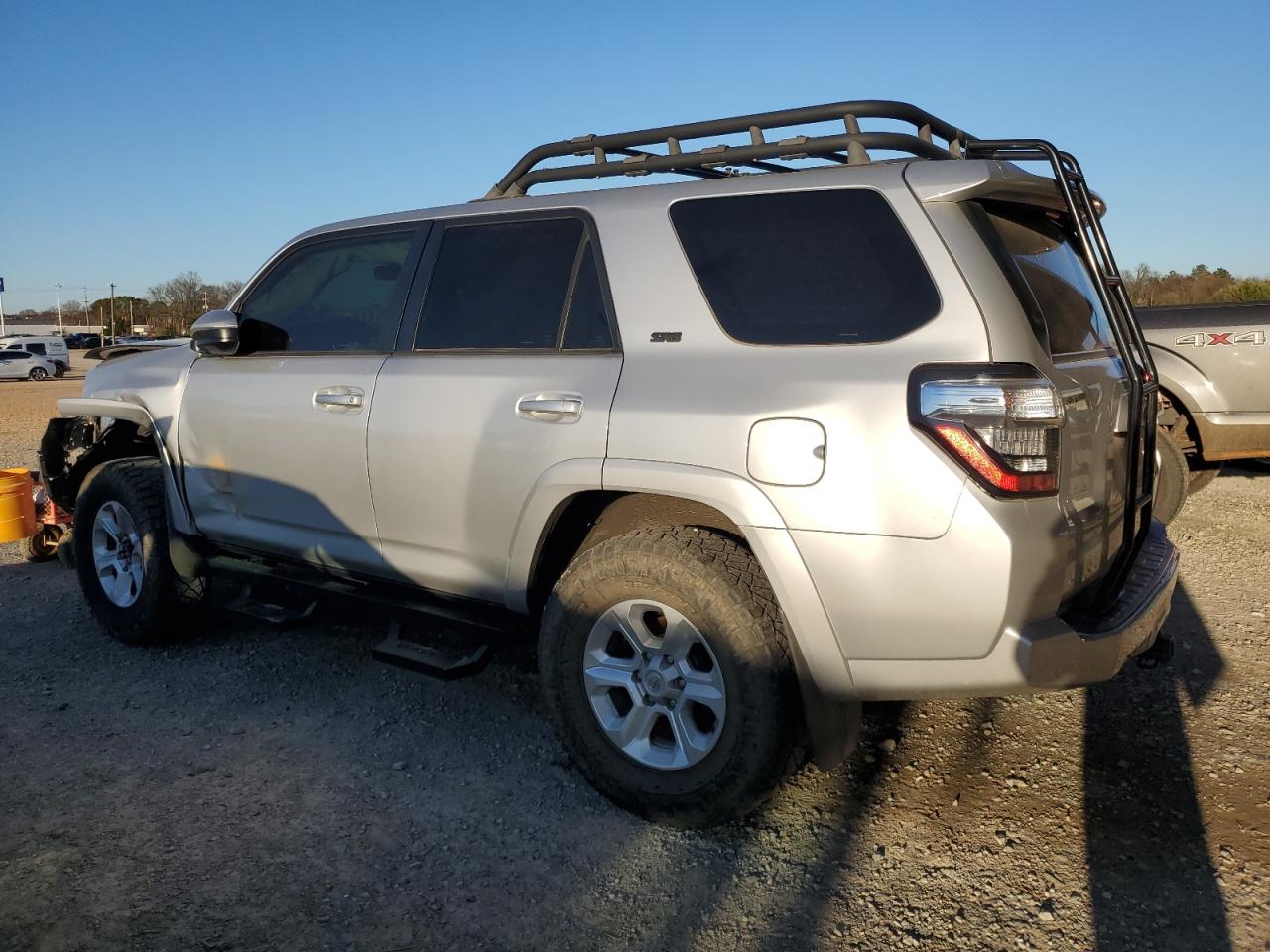 2015 Toyota 4Runner VIN JTEZU5JR3F5105581 Copart auction photo, front end damage thumbnail 2