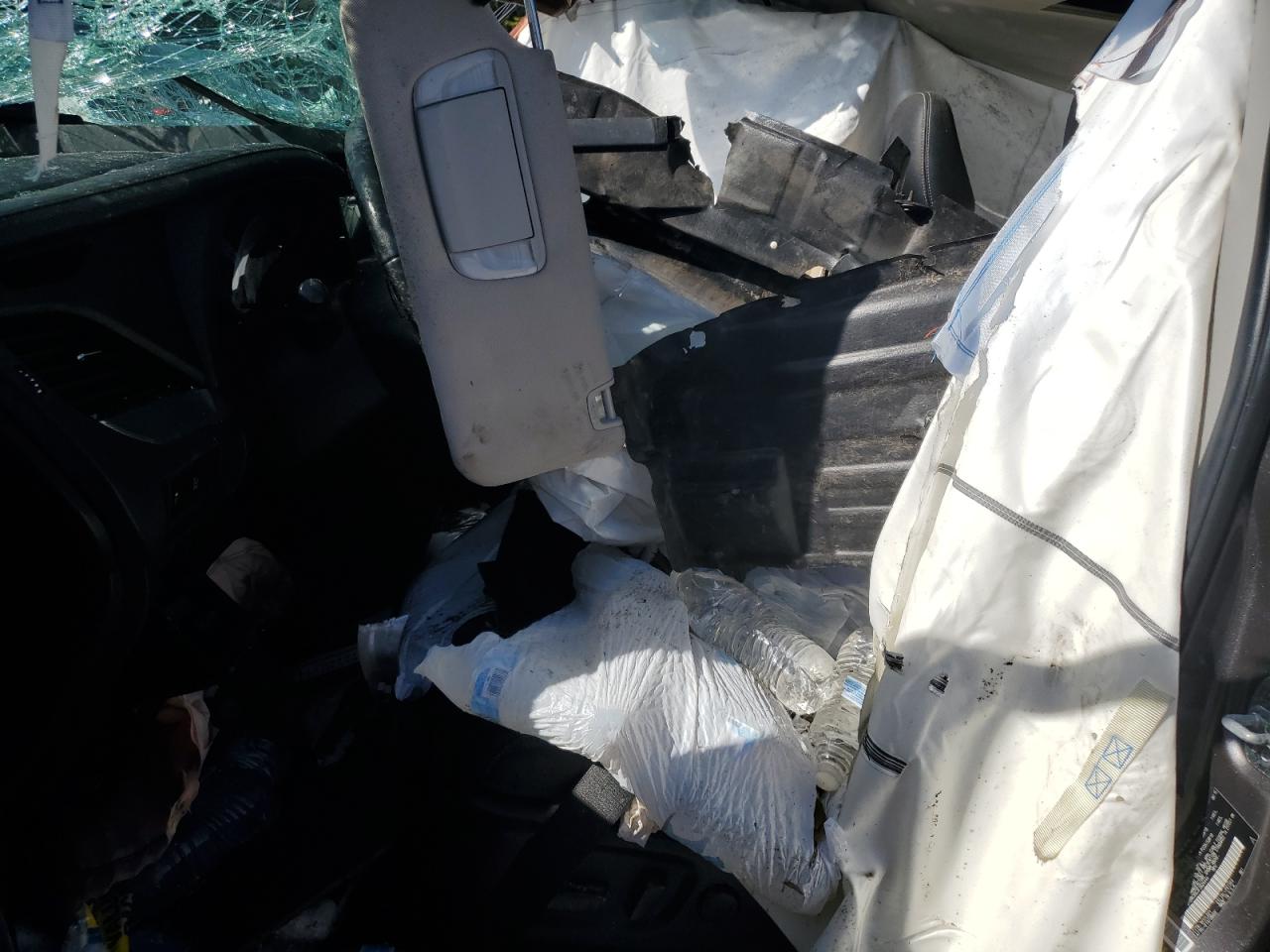2015 Toyota Sienna VIN 5TDXK3DC3FS624444 Copart auction photo, all over damage thumbnail 7