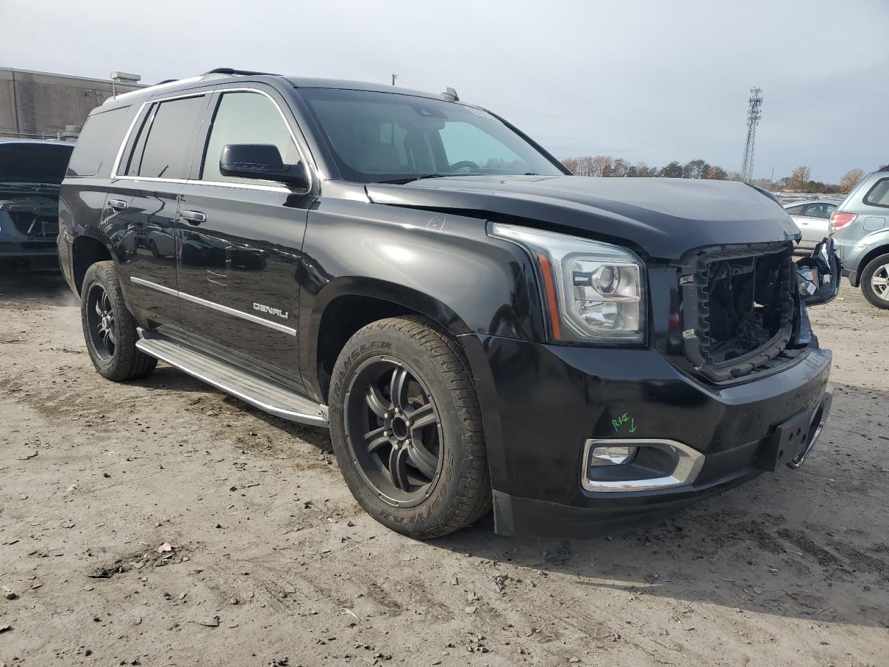 2015 GMC Yukon VIN 1GKS1CKJ1FR303049 Copart auction photo, front end / minor dent/scratches damage thumbnail 4