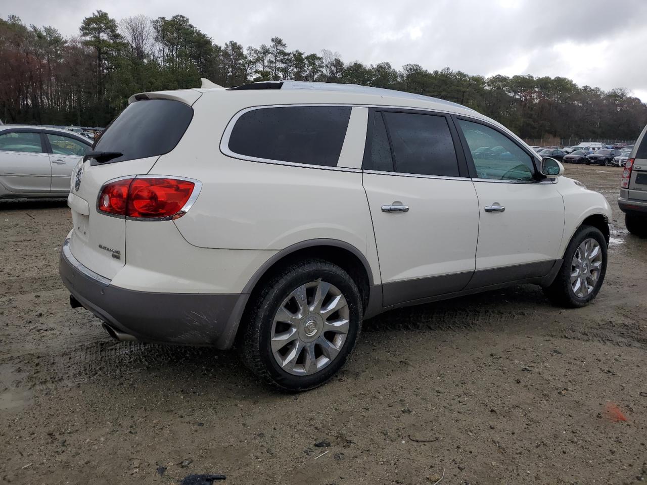 2011 Buick Enclave VIN 5GAKRCED6BJ121707 Copart auction photo, front end / minor dent/scratches damage thumbnail 3