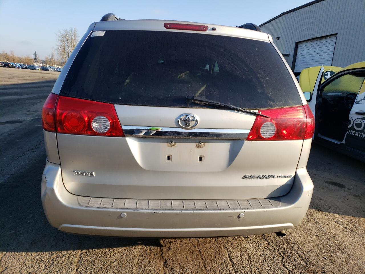 2006 Toyota Sienna VIN 5TDZA22C96S402838 Copart auction photo, front end damage thumbnail 6