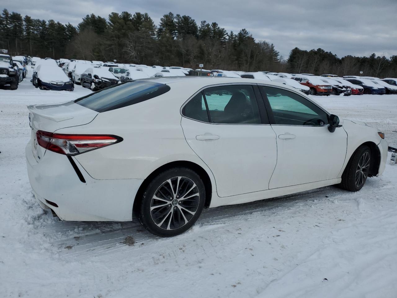 2018 Toyota Camry VIN 4T1B11HK6JU031180 Copart auction photo, front end / side damage thumbnail 3