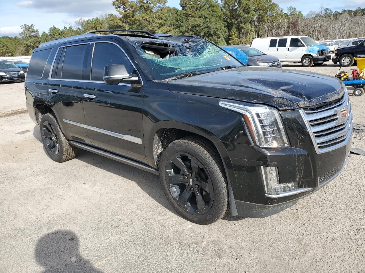 2019 Cadillac Escalade VIN 1GYS3DKJ9KR130784 Copart auction photo, biohazard/chemical / top/roof damage thumbnail 4