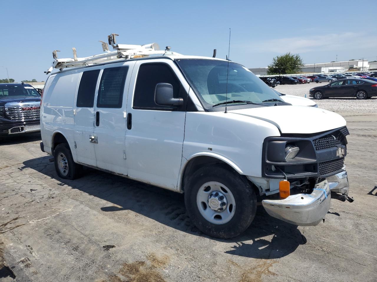 2014 Chevrolet Express VIN 1GCWGFCB0E1123076 Copart auction photo, front end / undercarriage damage thumbnail 4