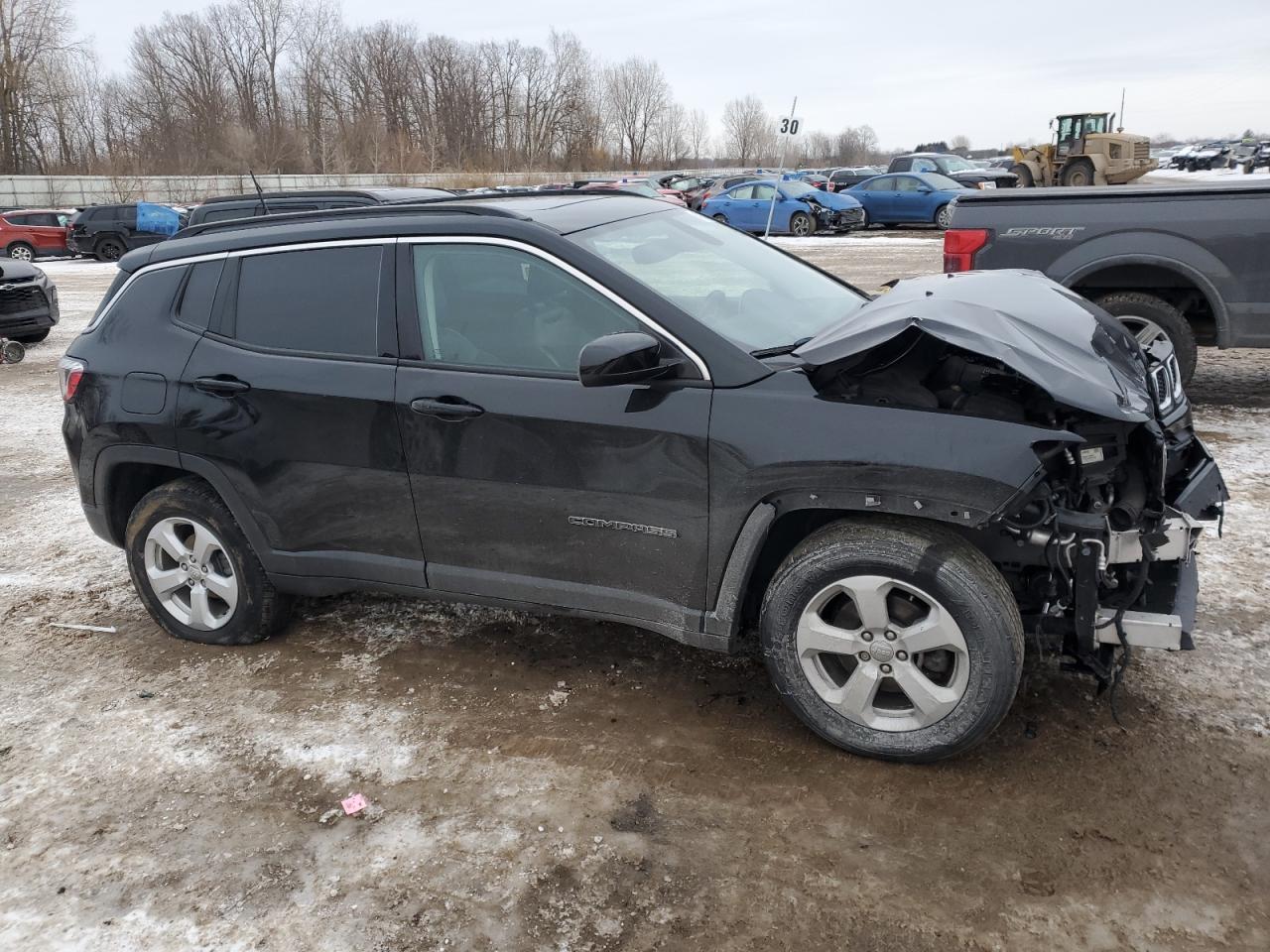 2018 Jeep Compass VIN 3C4NJCBBXJT165416 Copart auction photo, front end / minor dent/scratches damage thumbnail 4