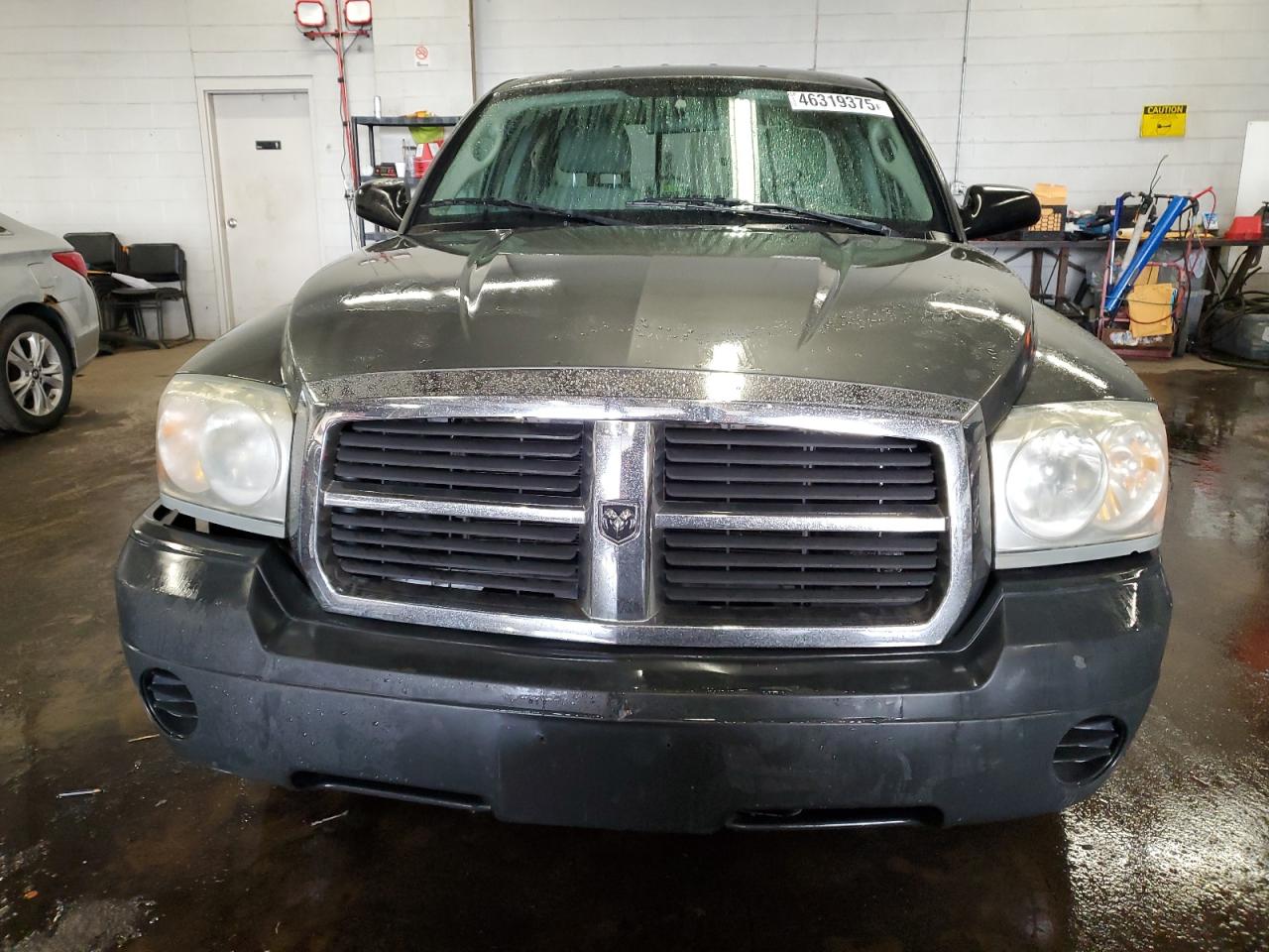 2005 Dodge Dakota VIN 1D7HW22K05S332114 Copart auction photo, side / minor dent/scratches damage thumbnail 5