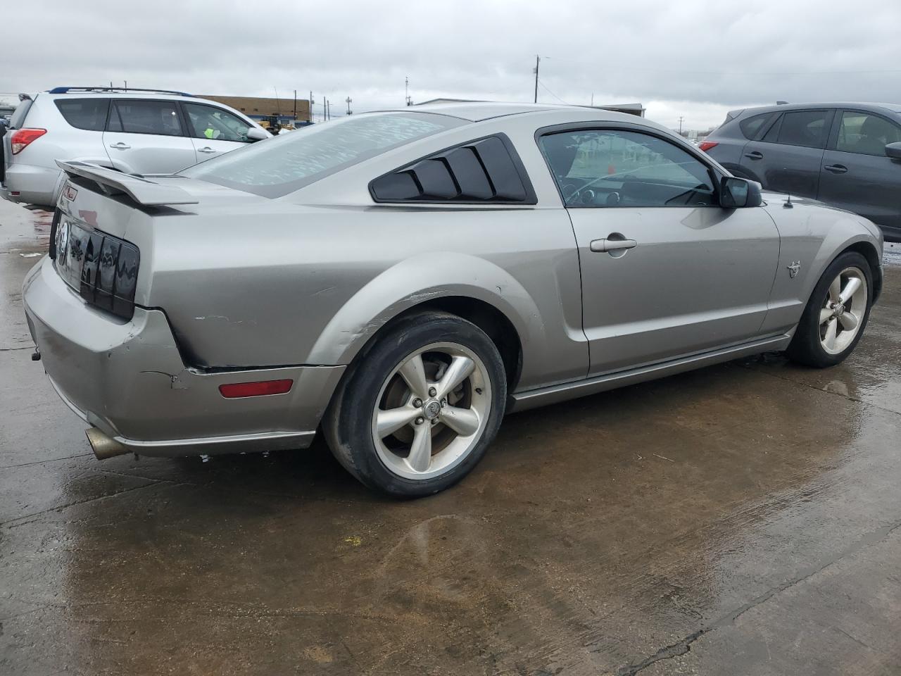 2009 Ford Mustang VIN 1ZVHT82H395130847 Copart auction photo, rear end damage thumbnail 3