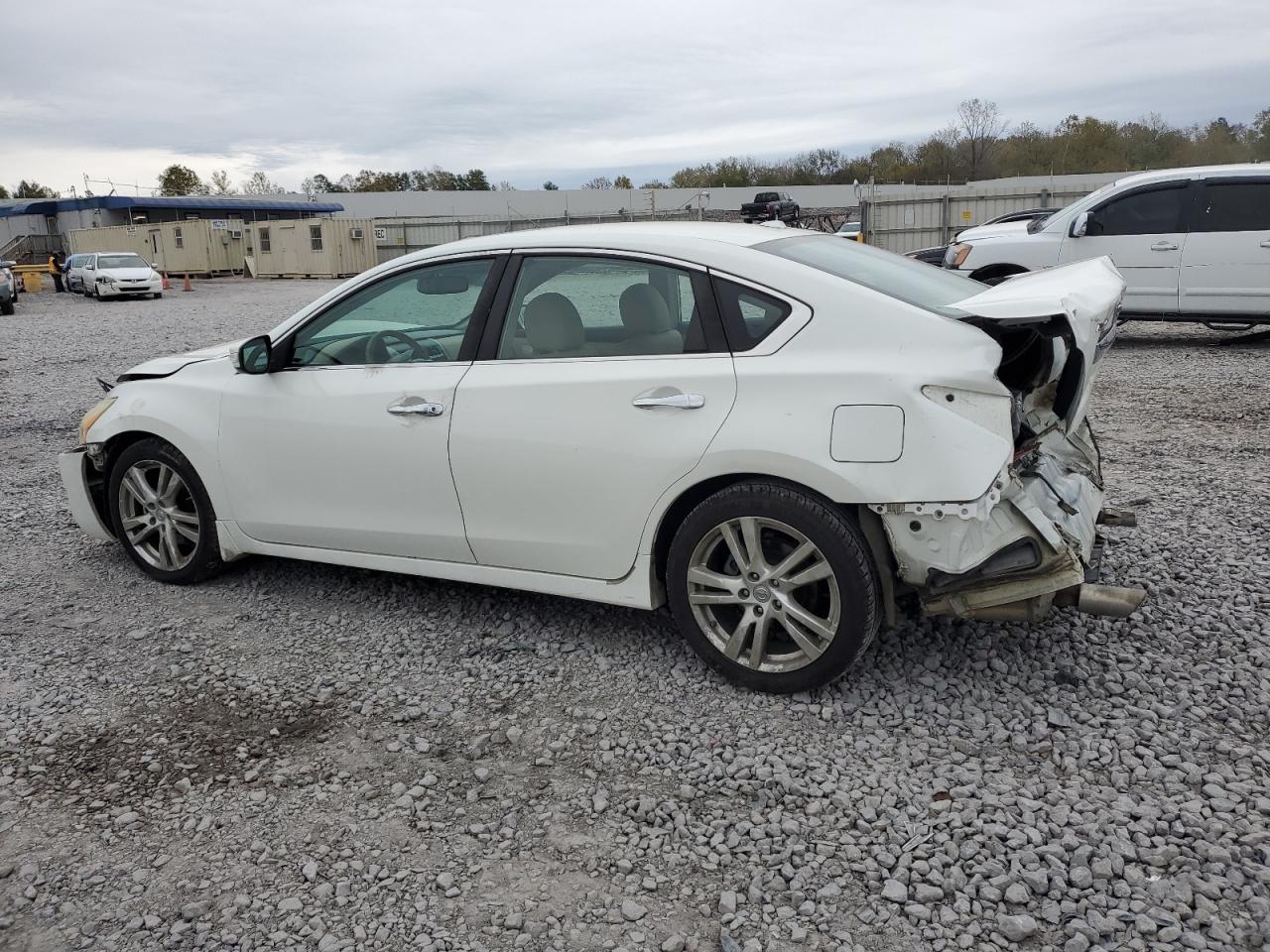 2013 Nissan Altima VIN 1N4BL3AP5DN437570 Copart auction photo, rear end / front end damage thumbnail 2