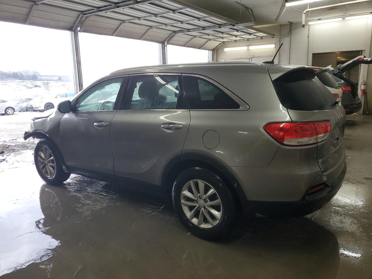 2017 KIA Sorento VIN 5XYPGDA52HG303220 Copart auction photo, front end / minor dent/scratches damage thumbnail 2