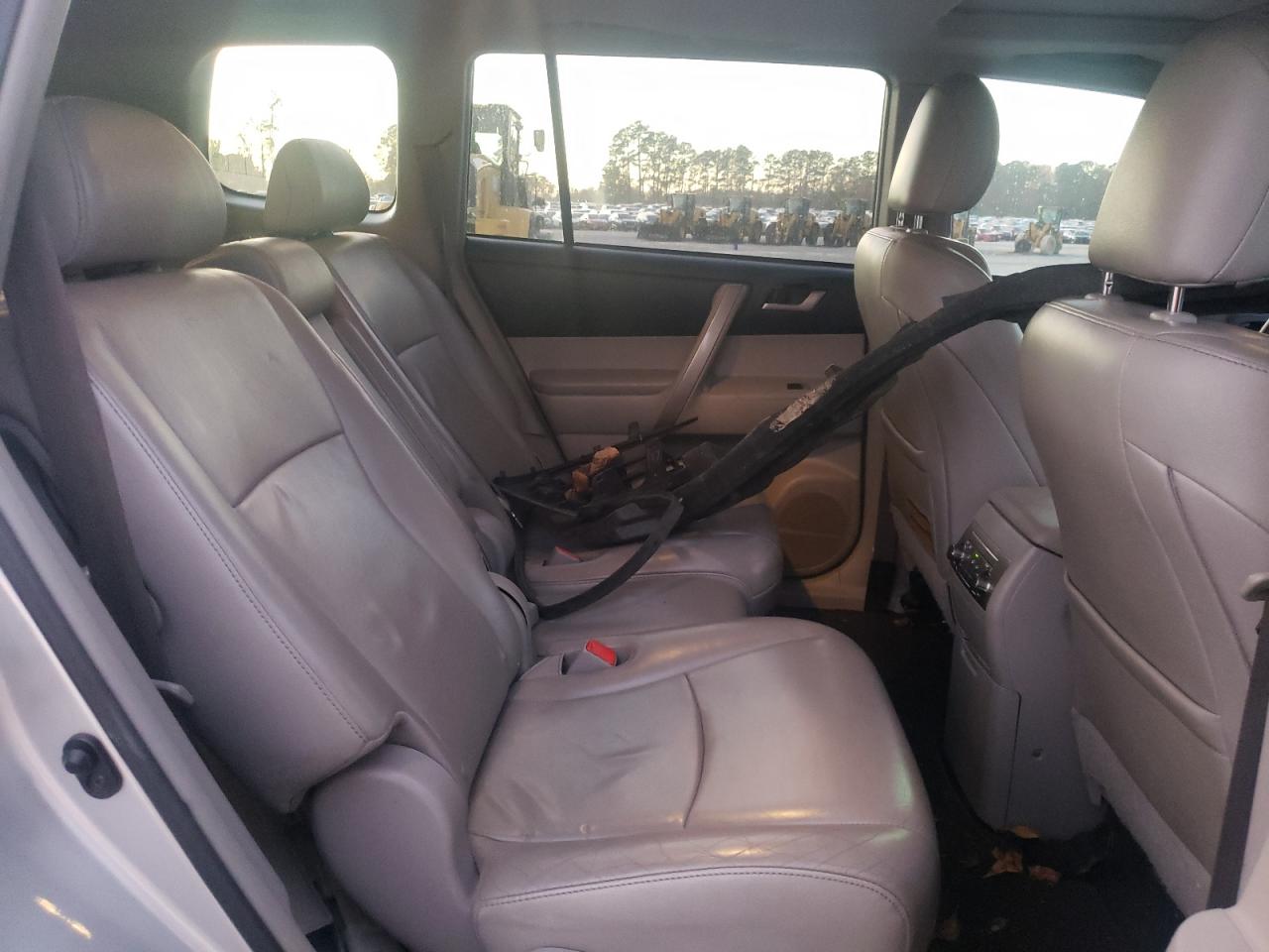 2012 Toyota Highlander VIN 5TDBK3EH4CS138564 Copart auction photo, front end damage thumbnail 12