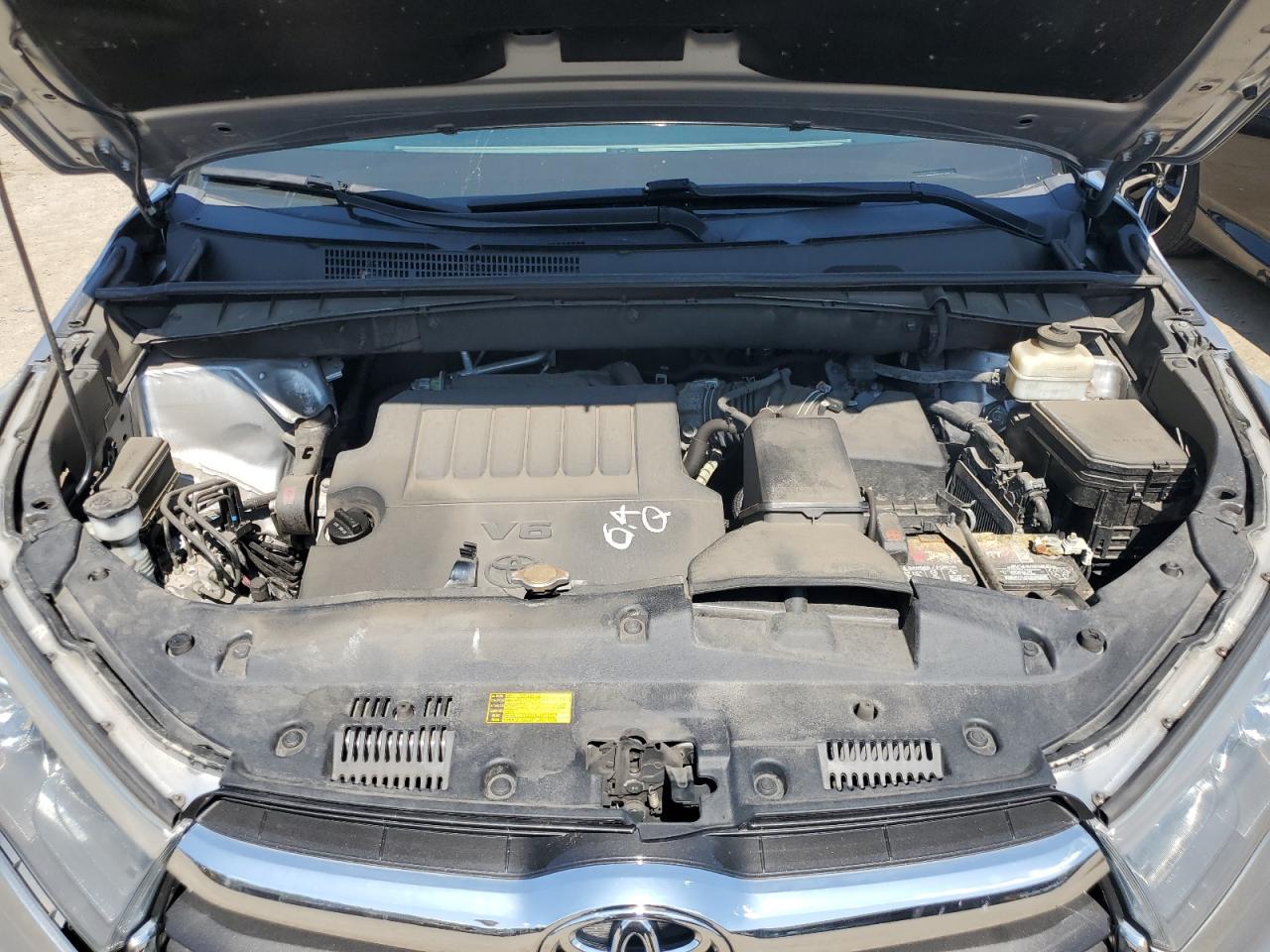 2015 Toyota Highlander VIN 5TDJKRFH4FS141160 Copart auction photo, all over damage thumbnail 12