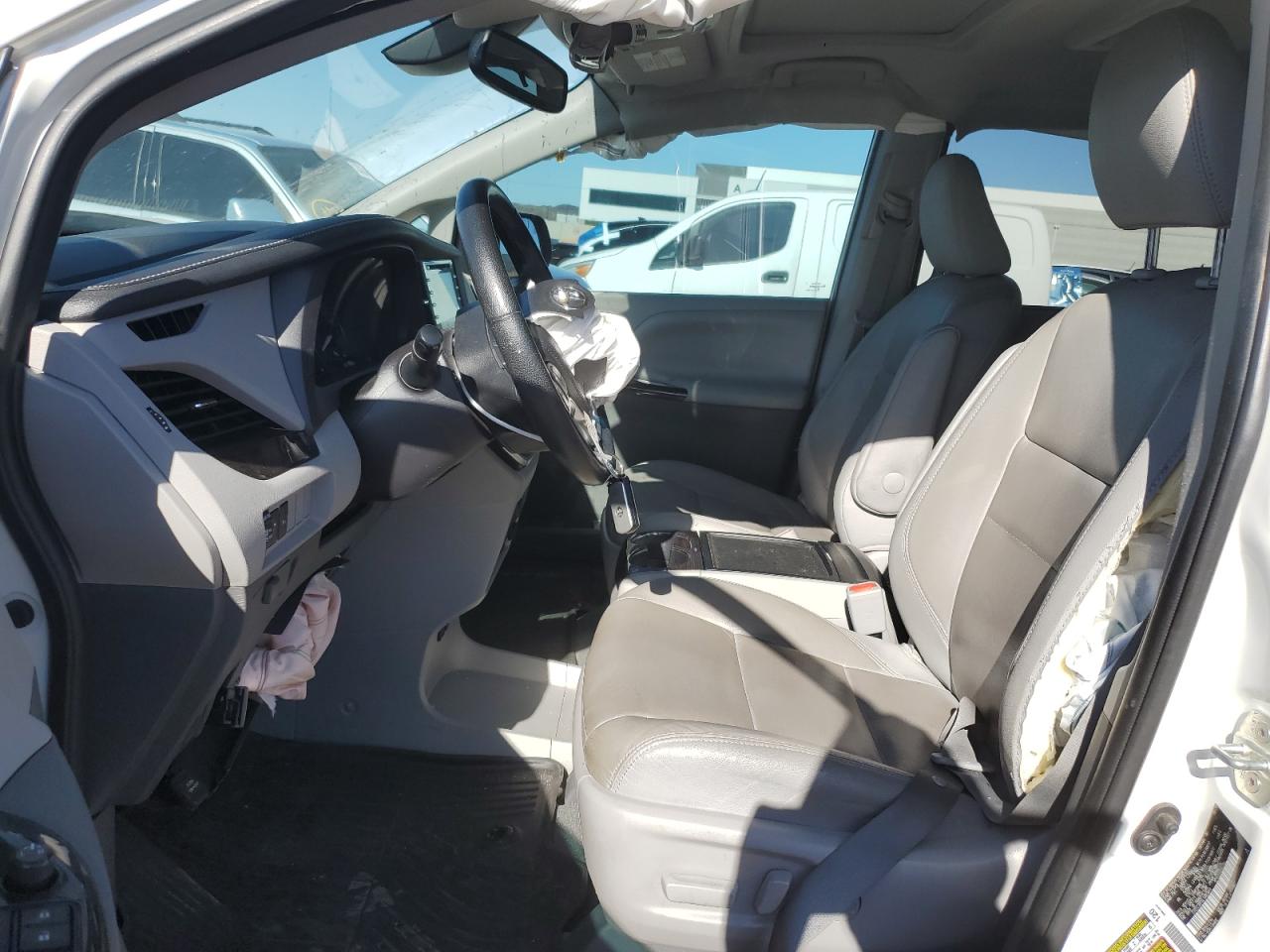 2020 Toyota Sienna VIN 5TDYZ3DC6LS083644 Copart auction photo, front end / side damage thumbnail 7