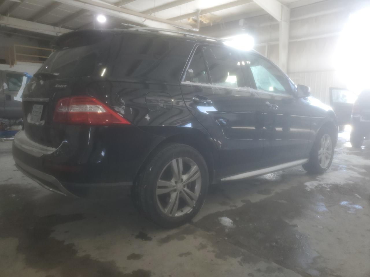 2012 Mercedes-Benz M-klasse VIN 4JGDA5HB6CA031975 Copart auction photo, front end damage thumbnail 3