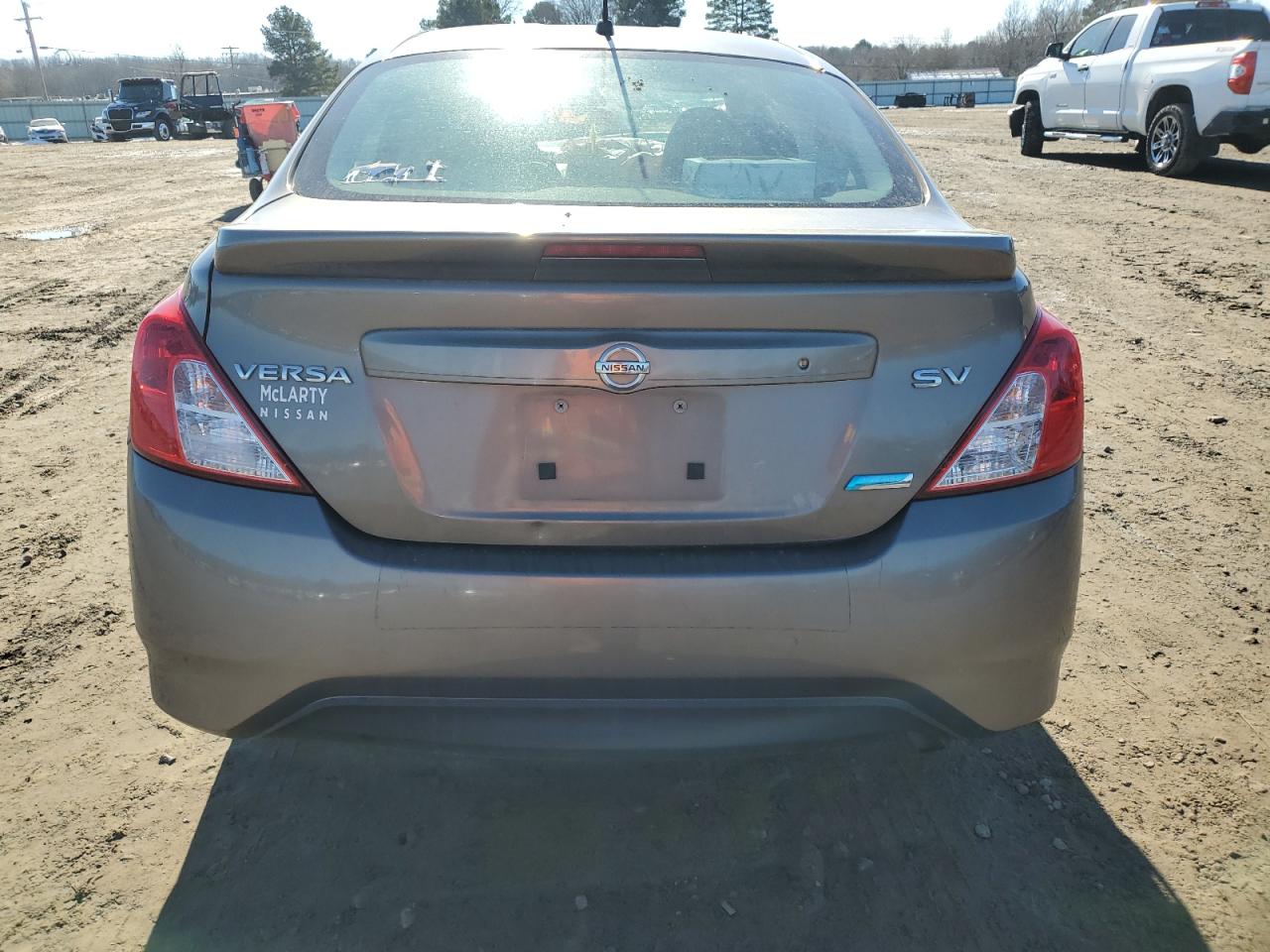 2016 Nissan Versa VIN 3N1CN7AP6GL826211 Copart auction photo, front end / minor dent/scratches damage thumbnail 6