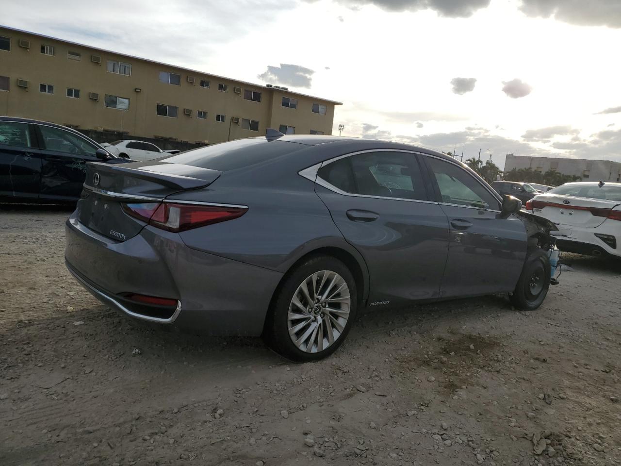 2021 Lexus ES VIN 58AFA1C13MU002880 Copart auction photo, front end / minor dent/scratches damage thumbnail 3