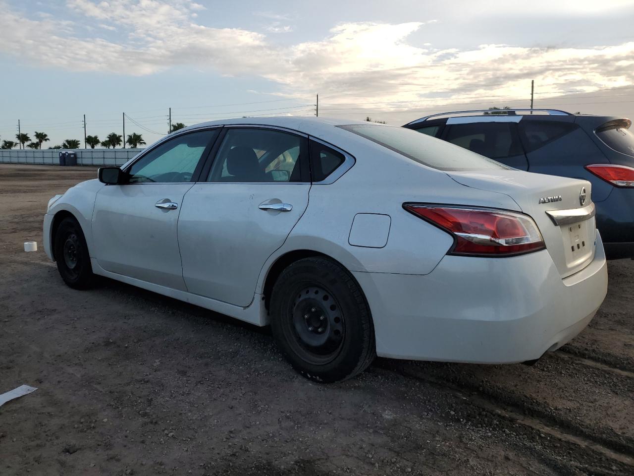 2014 Nissan Altima VIN 1N4AL3AP5EC277683 Copart auction photo, water/flood damage thumbnail 2