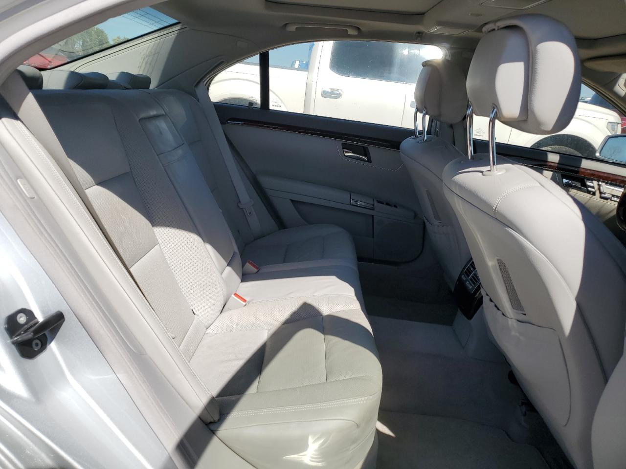 2010 Mercedes-Benz S-klasse VIN WDDNG8GB7AA354574 Copart auction photo, mechanical / minor dent/scratches damage thumbnail 10