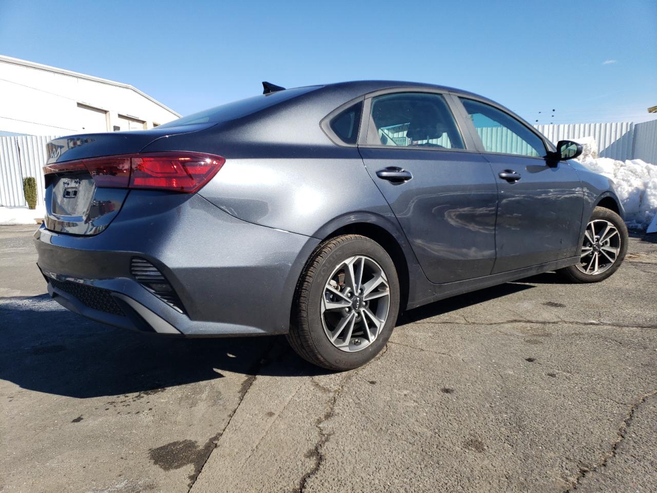 2024 KIA Forte VIN 3KPF24AD8RE784879 Copart auction photo, vandalism / minor dent/scratches damage thumbnail 3