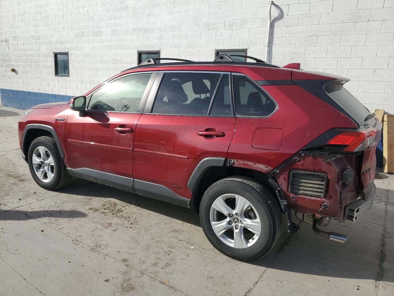 2020 Toyota RAV 4 VIN JTMMWRFV4LD065762 Copart auction photo, rear end / all over damage thumbnail 2