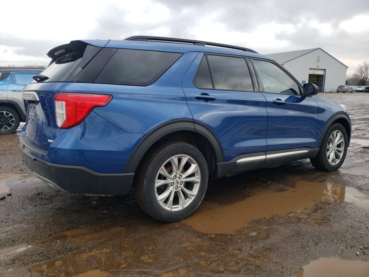 2020 Ford Explorer VIN 1FMSK8DH6LGC24608 Copart auction photo, side / undercarriage damage thumbnail 3