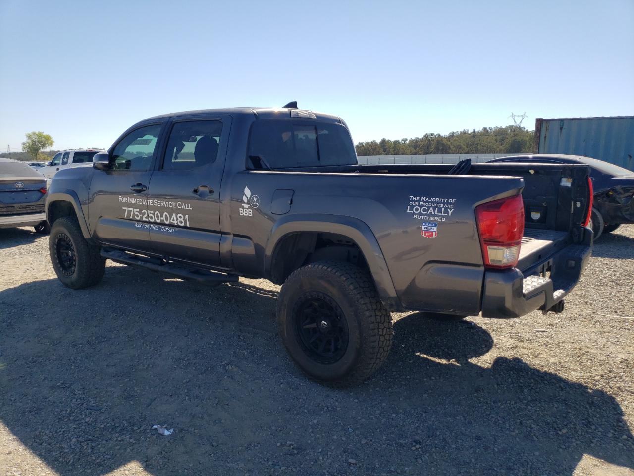 2017 Toyota Tacoma VIN 5TFDZ5BN1HX028227 Copart auction photo, front end / side damage thumbnail 2