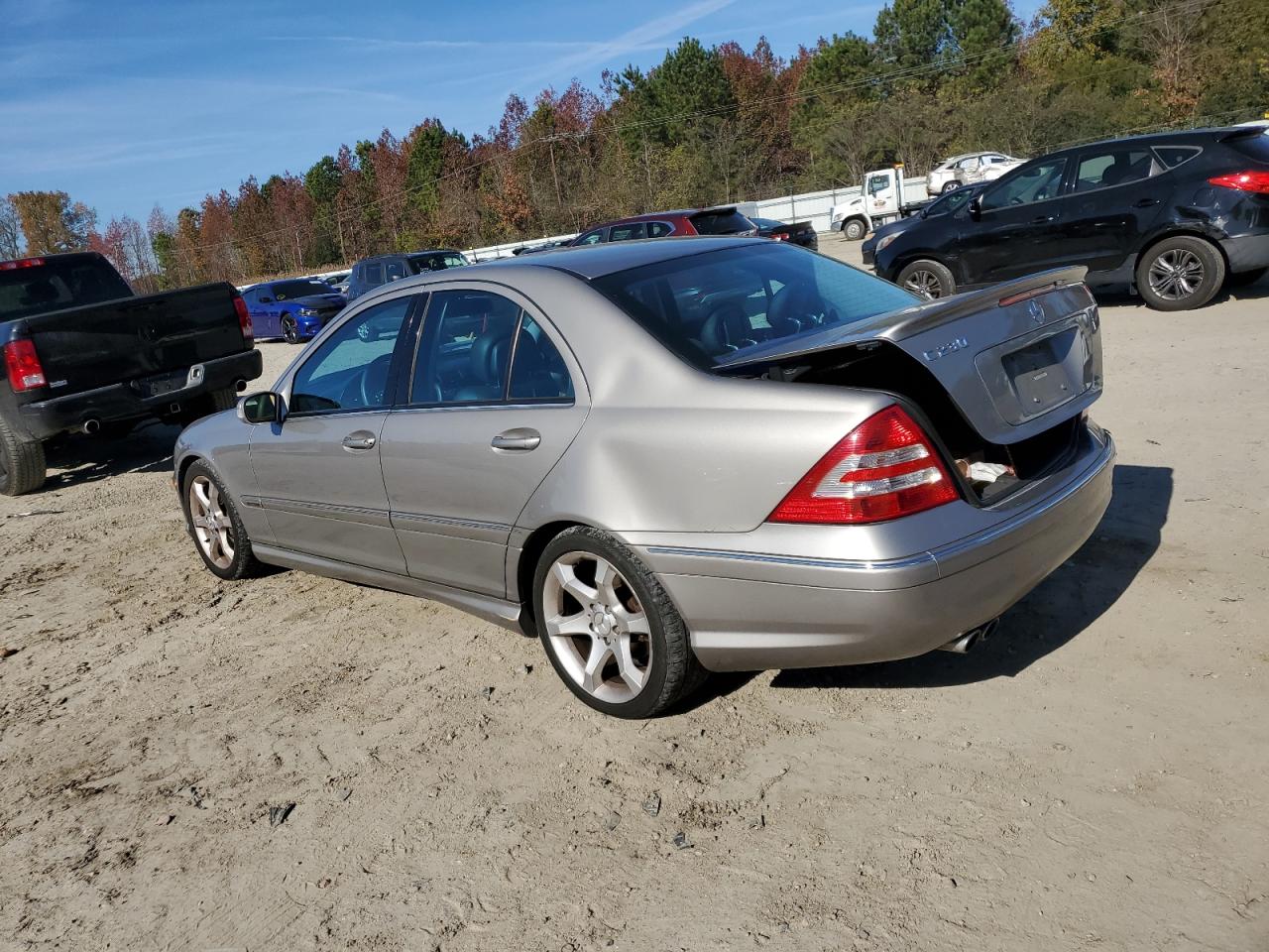 2007 Mercedes-Benz C-klasse VIN WDBRF52H37F901259 Copart auction photo, rear end damage thumbnail 2