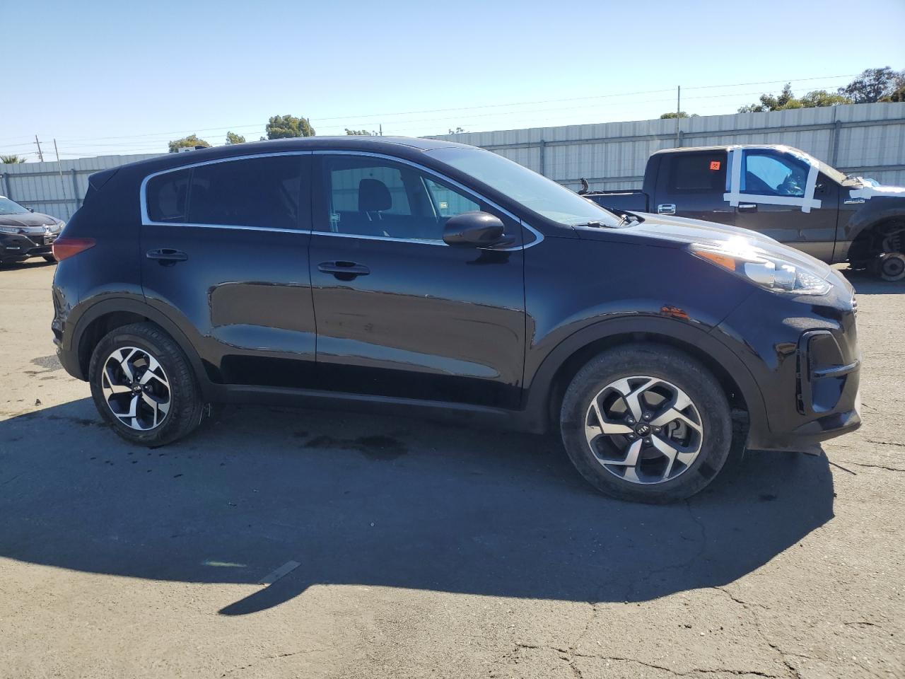 2021 KIA Sportage VIN KNDPM3AC0M7927476 Copart auction photo, minor dent/scratches / vandalism damage thumbnail 4
