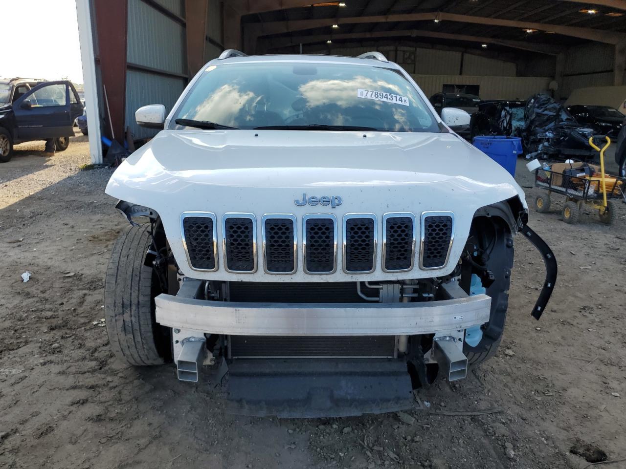 2019 Jeep Grand Cherokee VIN 1C4PJMLB7KD299708 Copart auction photo, front end / minor dent/scratches damage thumbnail 5