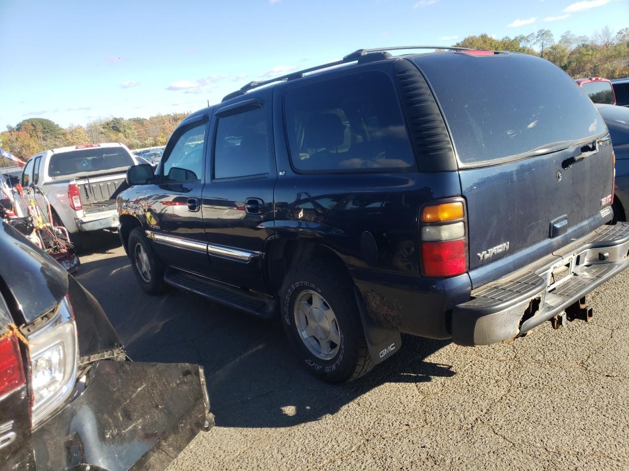 2004 GMC Yukon VIN 1GKEK13T64J315403 Copart auction photo, minor dent/scratches damage thumbnail 2