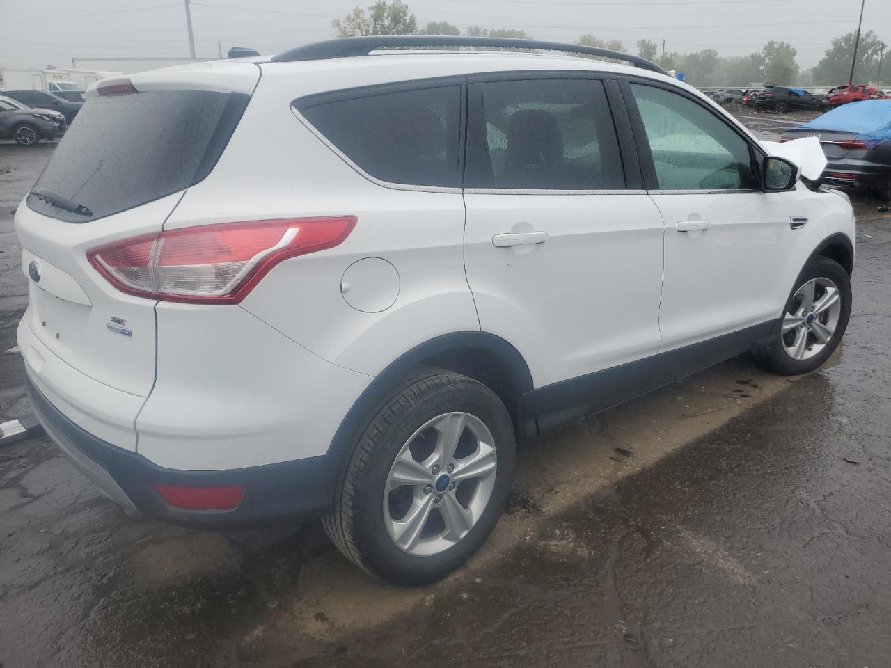 2016 Ford Escape VIN 1FMCU9GX5GUC56657 Copart auction photo, front end damage thumbnail 3