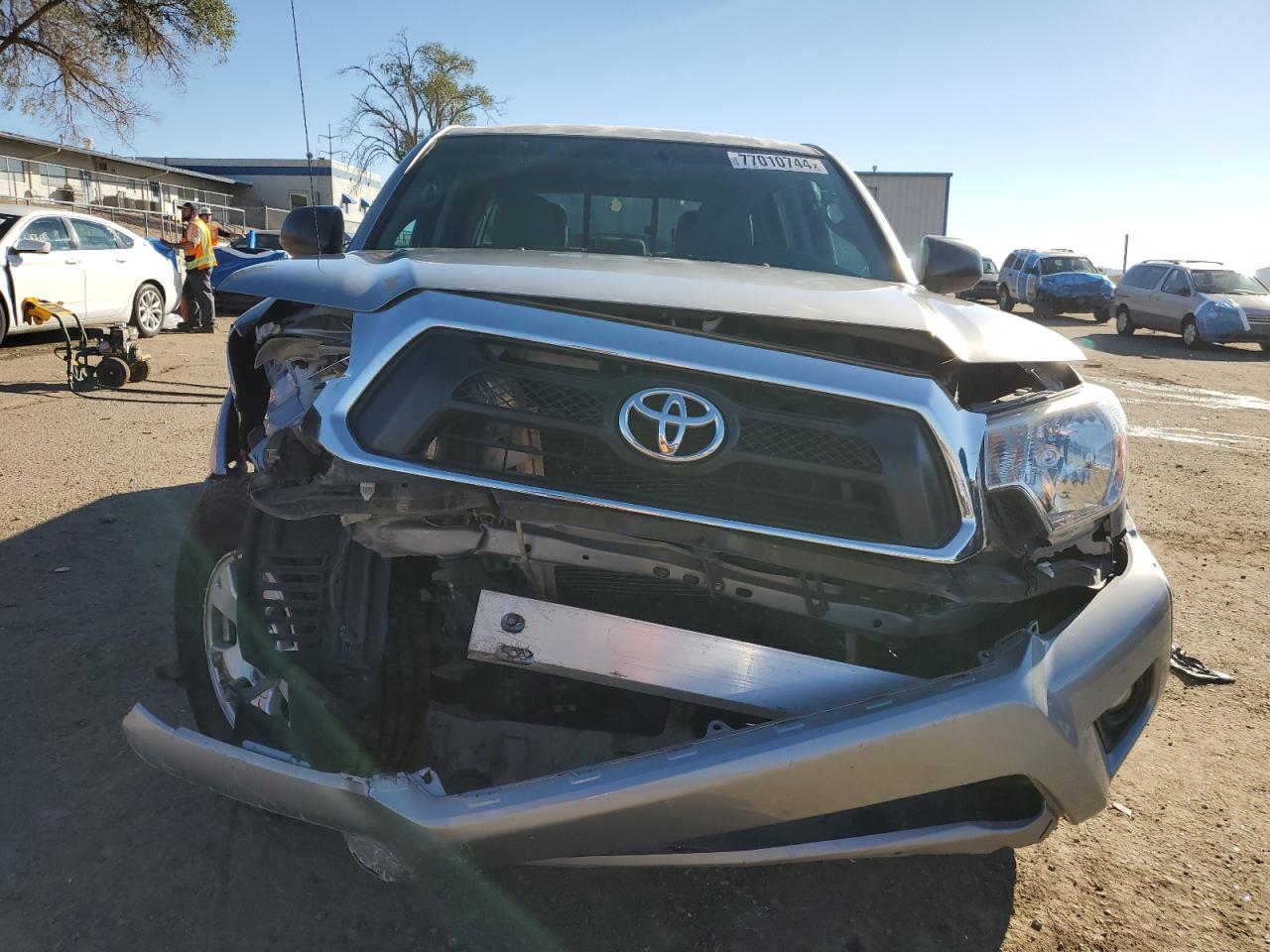 2015 Toyota Tacoma VIN 3TMJU4GN2FM181285 Copart auction photo, front end damage thumbnail 5